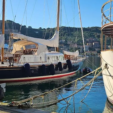 A Ridosso Sul Mare Nel Cuore Del Paese * Le Grazie (Liguria)