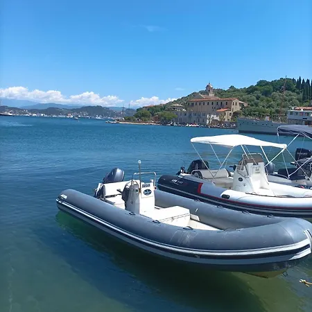 A Ridosso Sul Mare Nel Cuore Del Paese Casa vacanze Le Grazie (Liguria)
