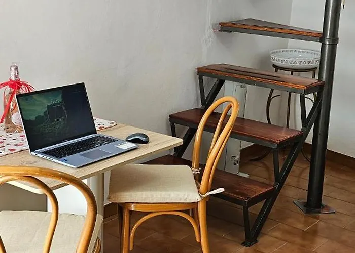 A Ridosso Sul Mare Nel Cuore Del Paese