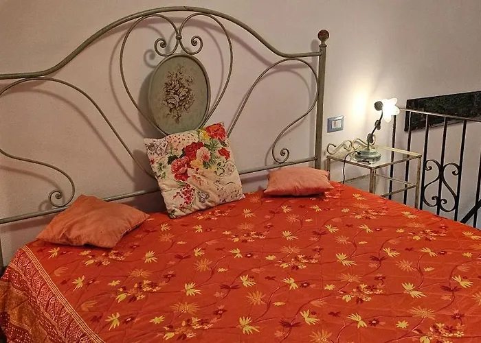 A Ridosso Sul Mare Nel Cuore Del Paese Le Grazie (Liguria)